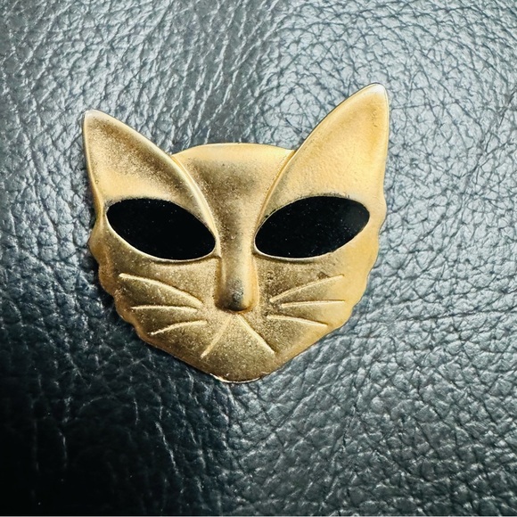 Vintage Gold and Black Cat Face Brooch - Picture 6 of 6
